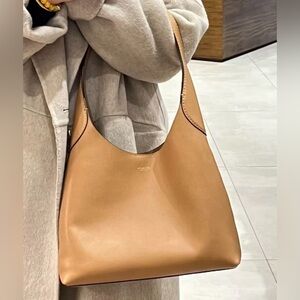 NWT Coach Brooklyn Shoulder Bag 28
Honey Brown